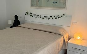 Genoa Waterfront Room